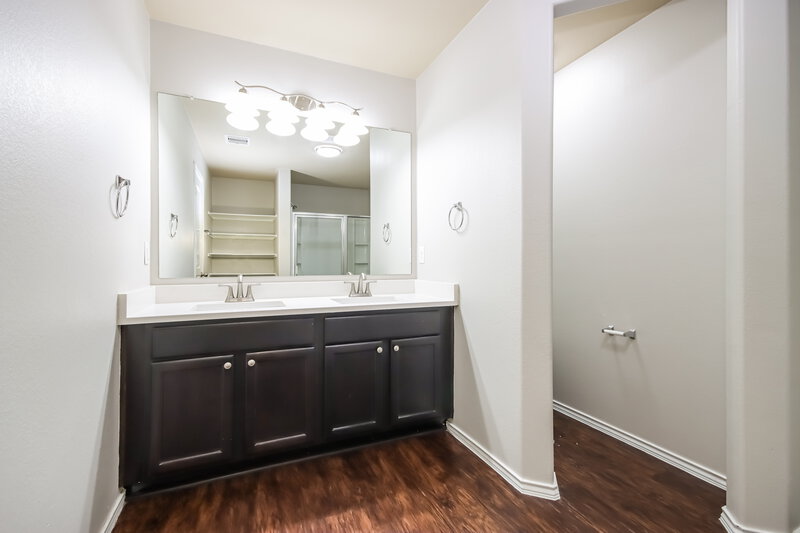 2,235/Mo, 20303 Louetta Reach Dr Spring, TX 77388 Main Bathroom View