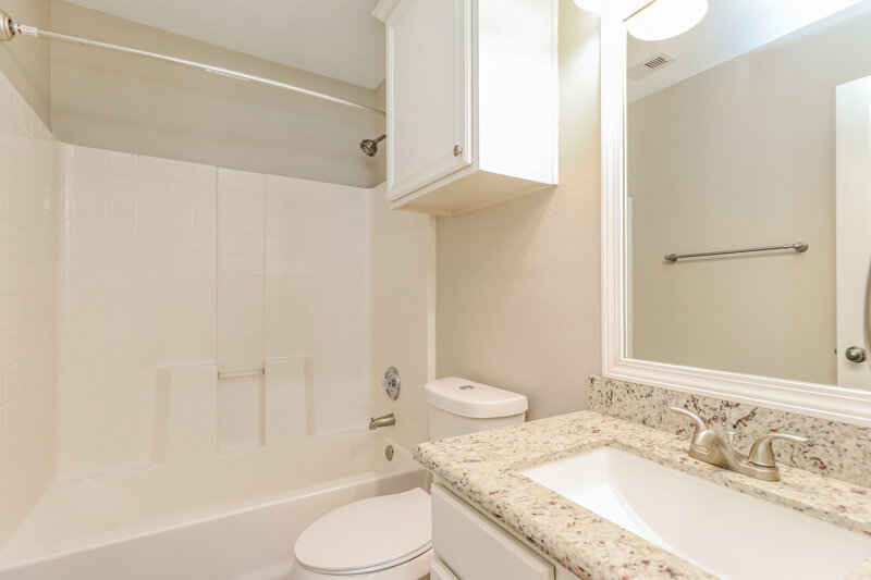 1,710/Mo, 1803 Northampton Dr Conroe, TX 77303 Bathroom View