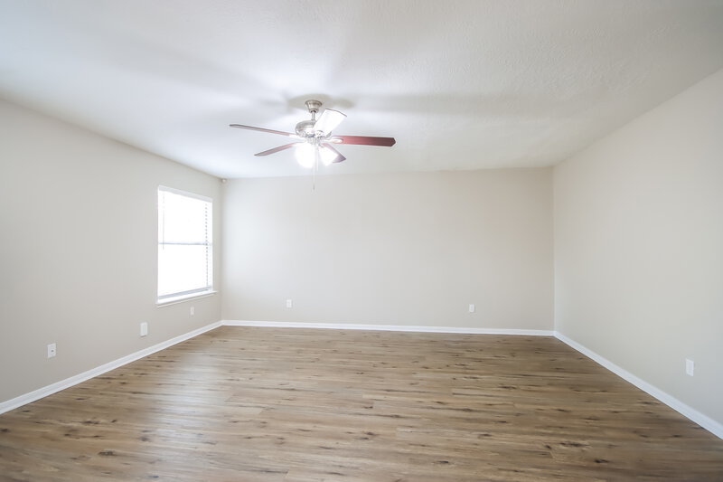 2,015/Mo, 5515 Deer Timbers Trl Humble, TX 77346 Living Room View