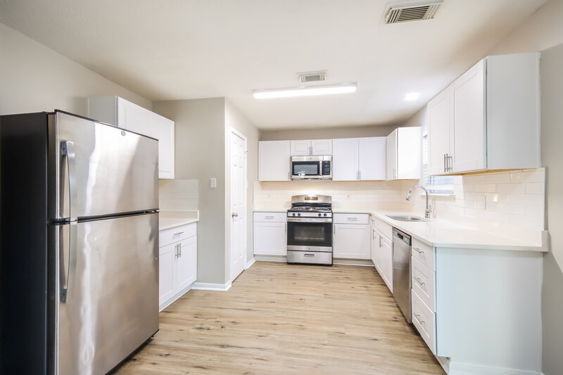 2,015/Mo, 5515 Deer Timbers Trl Humble, TX 77346 Kitchen View