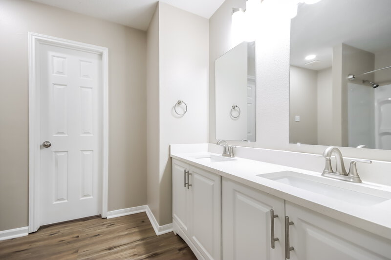 2,015/Mo, 5515 Deer Timbers Trl Humble, TX 77346 Main Bathroom View