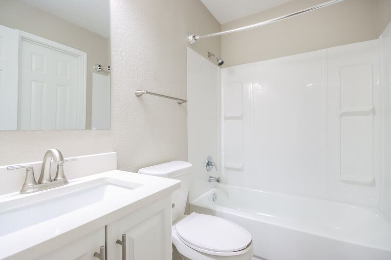 2,015/Mo, 5515 Deer Timbers Trl Humble, TX 77346 Bathroom View