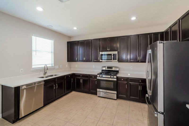 2,580/Mo, 20526 Hillsdale Park Dr Cypress, TX 77433 Kitchen View