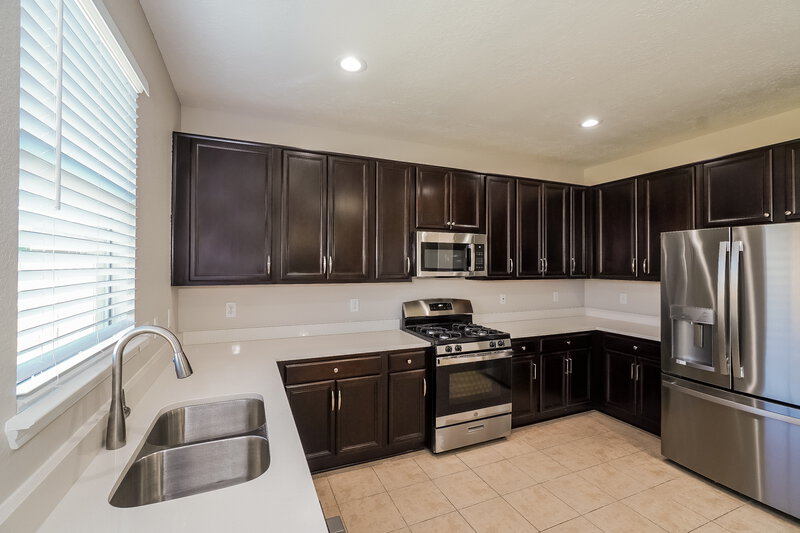 2,580/Mo, 20526 Hillsdale Park Dr Cypress, TX 77433 Kitchen View 2
