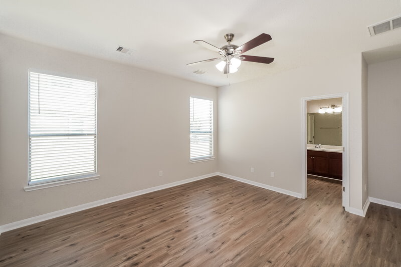 2,580/Mo, 20526 Hillsdale Park Dr Cypress, TX 77433 Main Bedroom View