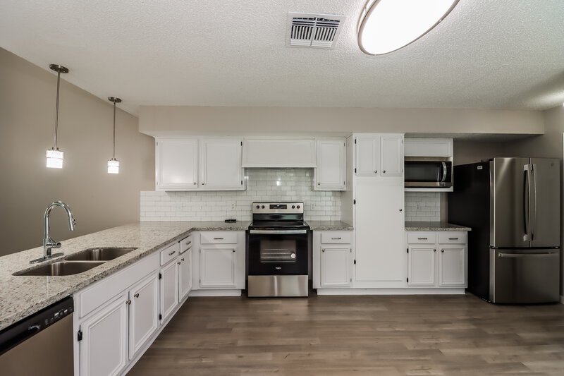 0/Mo, 2714 Ashford Trail Dr Houston, TX 77082 Kitchen View