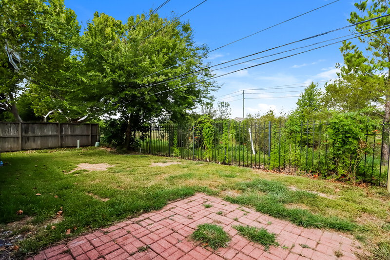 0/Mo, 2714 Ashford Trail Dr Houston, TX 77082 Patio View