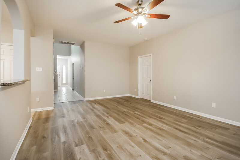2,405/Mo, 10296 Stone Gate Dr Conroe, TX 77385 Living Room View