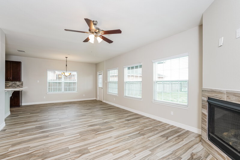 2,585/Mo, 5222 Lagoon Ct Bacliff, TX 77518 Living Room View