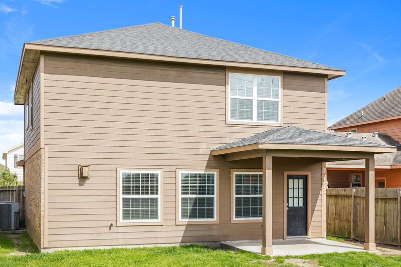 2,585/Mo, 5222 Lagoon Ct Bacliff, TX 77518 Rear View