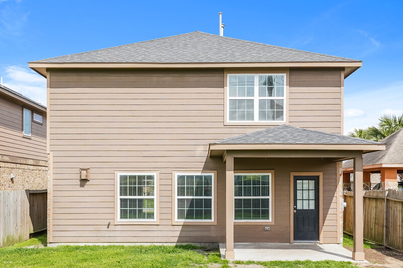 2,585/Mo, 5222 Lagoon Ct Bacliff, TX 77518 Rear View 2