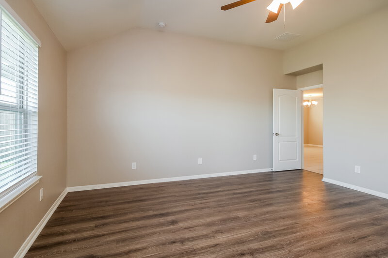 2,030/Mo, 5107 Gulf Stream Ln Bacliff, TX 77518 Main Bedroom View 2