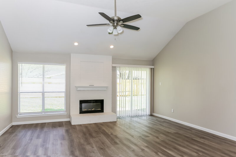 2,285/Mo, 5606 Village Arbour Dr Katy, TX 77493 Living Room View