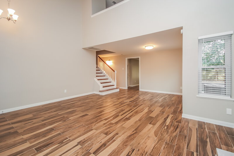 2,050/Mo, 15622 Thornbrook Dr Houston, TX 77084 Living Room View 5