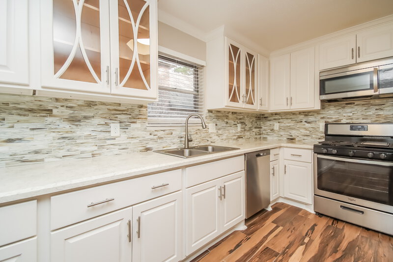2,050/Mo, 15622 Thornbrook Dr Houston, TX 77084 Kitchen View 2