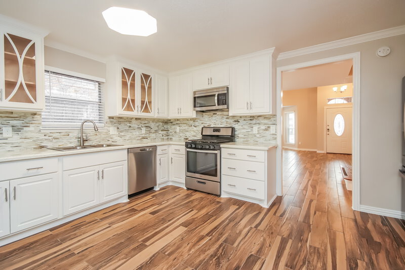 2,050/Mo, 15622 Thornbrook Dr Houston, TX 77084 Kitchen View 3