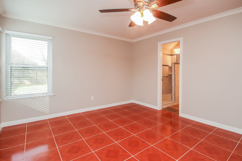 2,050/Mo, 15622 Thornbrook Dr Houston, TX 77084 Main Bedroom View