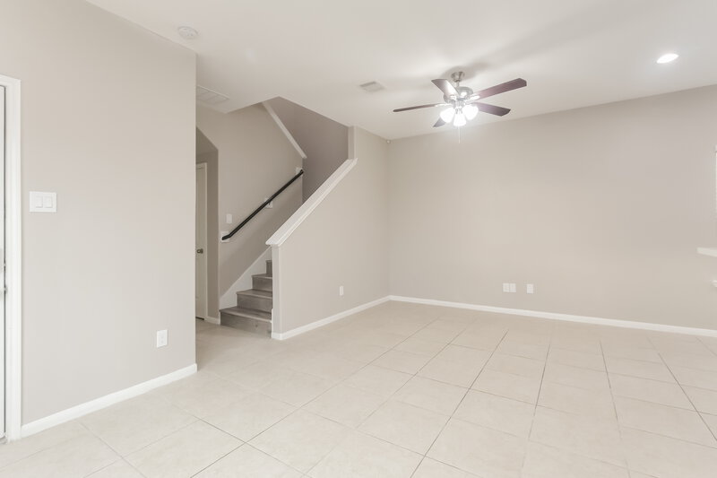 2,040/Mo, 339 Sea Breeze Dr Bacliff, TX 77518 Living Room View