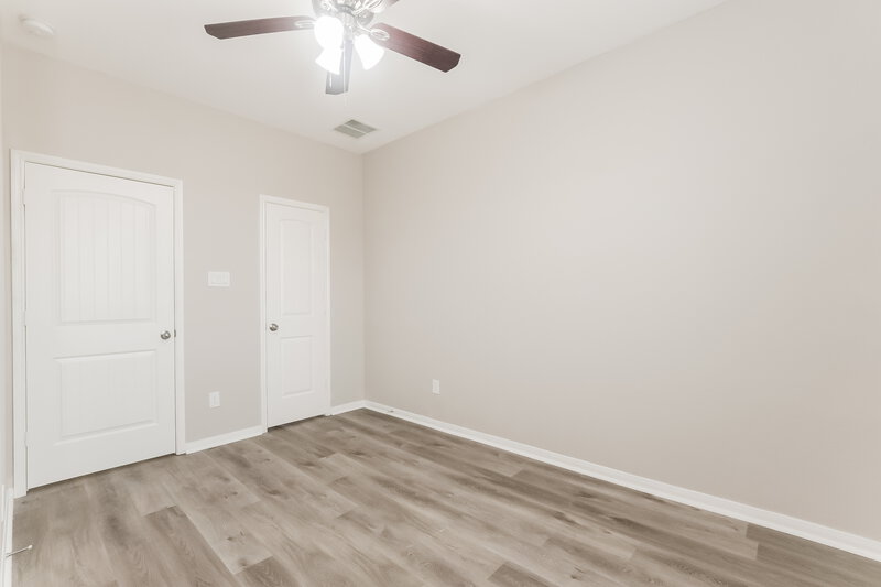 2,040/Mo, 339 Sea Breeze Dr Bacliff, TX 77518 Bedroom View 2