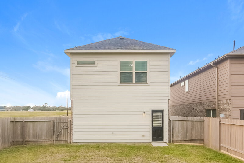 2,040/Mo, 339 Sea Breeze Dr Bacliff, TX 77518 Rear View
