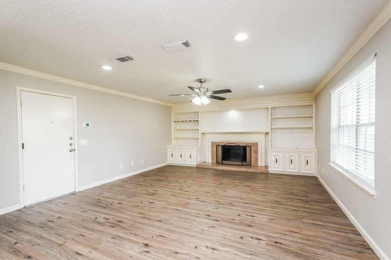 2,135/Mo, 1506 Newmark Dr Houston, TX 77014 Living Room View