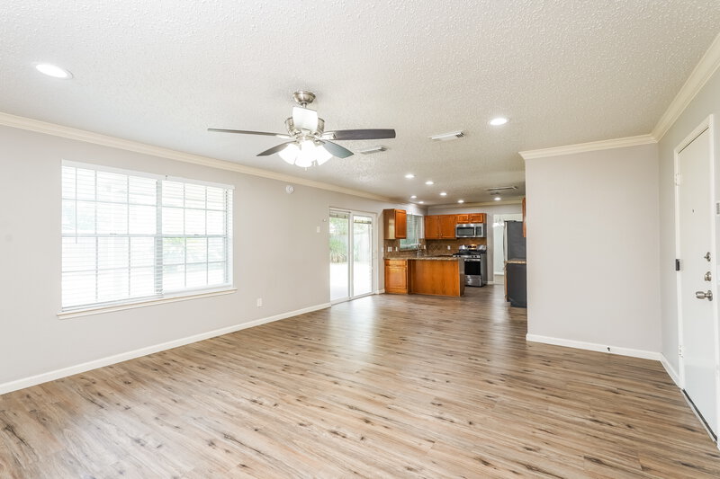 2,135/Mo, 1506 Newmark Dr Houston, TX 77014 Living Room View 2