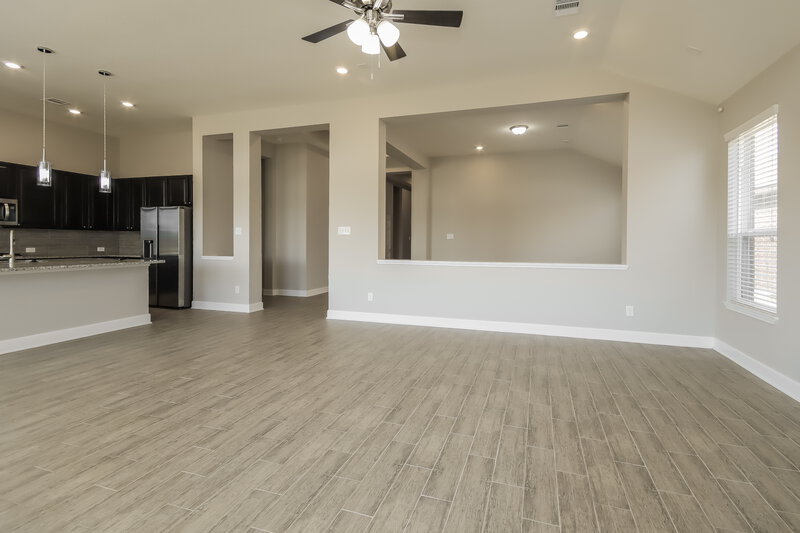 2,945/Mo, 3213 Vintage View Ln Pearland, TX 77584 Living Room View
