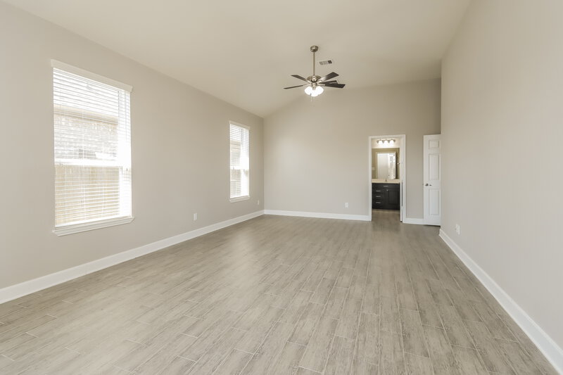 2,945/Mo, 3213 Vintage View Ln Pearland, TX 77584 Main Bedroom View