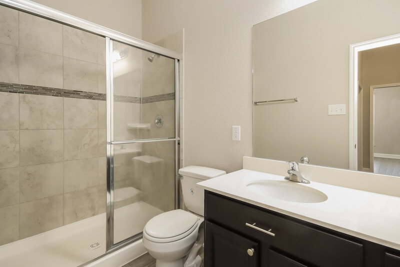 2,945/Mo, 3213 Vintage View Ln Pearland, TX 77584 Bathroom View