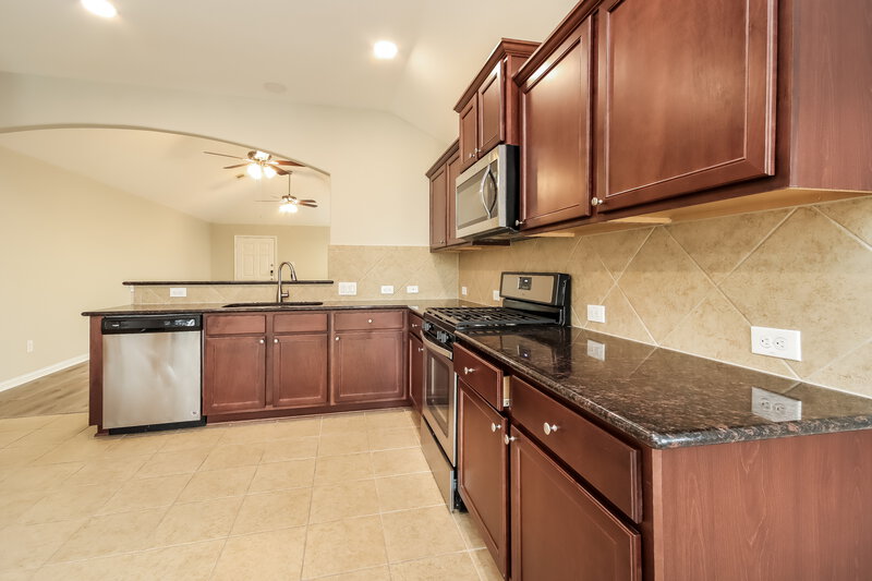 2,340/Mo, 1929 Acaciawood Way Houston, TX 77051 Kitchen View 2