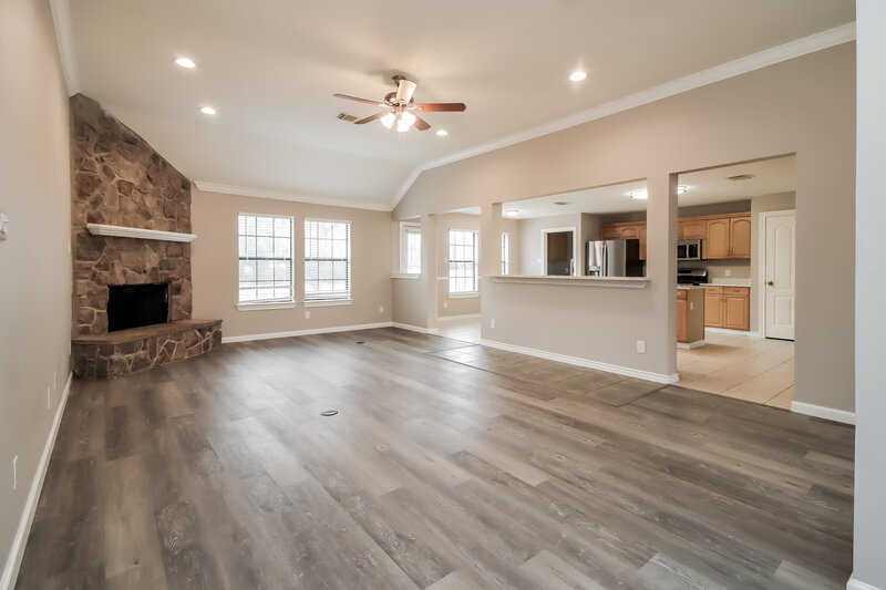 2,175/Mo, 410 Wisdom St Crosby, TX 77532 Living Room View