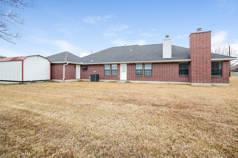 2,175/Mo, 410 Wisdom St Crosby, TX 77532 Rear View
