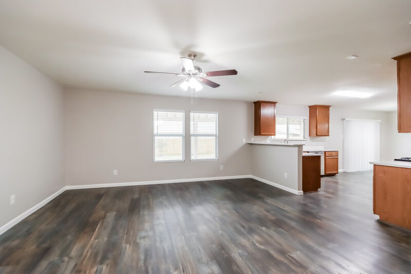 2,400/Mo, 2036 Vanamen Ct Conroe, TX 77304 Living Room View