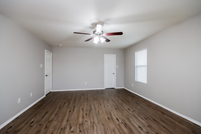 2,400/Mo, 2036 Vanamen Ct Conroe, TX 77304 Main Bedroom View 2
