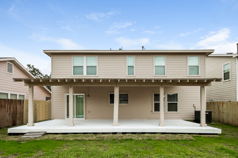 2,400/Mo, 2036 Vanamen Ct Conroe, TX 77304 Rear View
