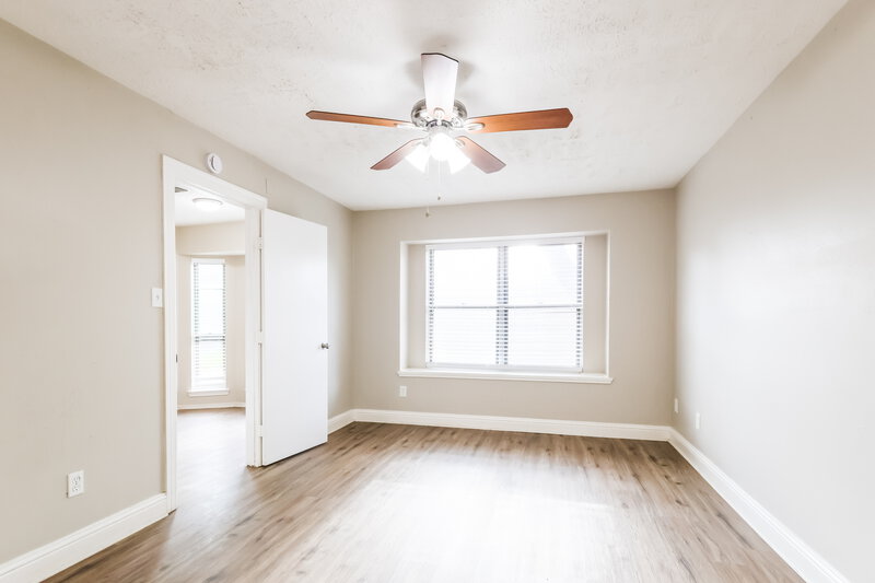 1,800/Mo, 12207 Evening Glen Ct Tomball, TX 77375 Main Bedroom View 2