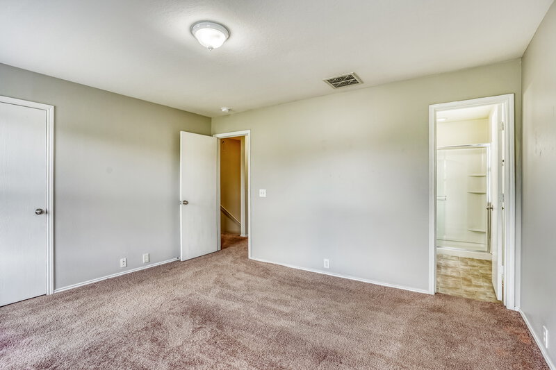 0/Mo, 914 Eagles Glide Dr Houston, TX 77090 Main Bedroom View 2