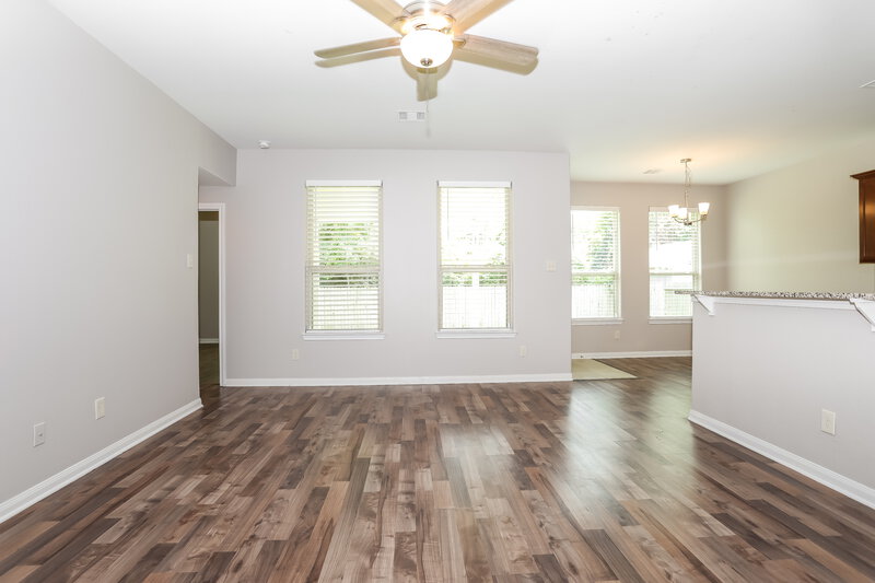 2,190/Mo, 719 Springwood Dr Conroe, TX 77385 Living Room View