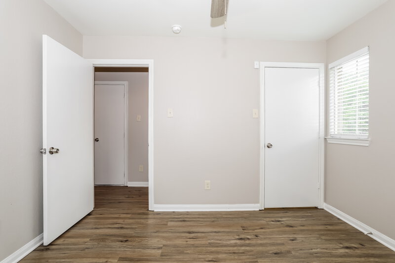 2,190/Mo, 719 Springwood Dr Conroe, TX 77385 Bedroom View 2