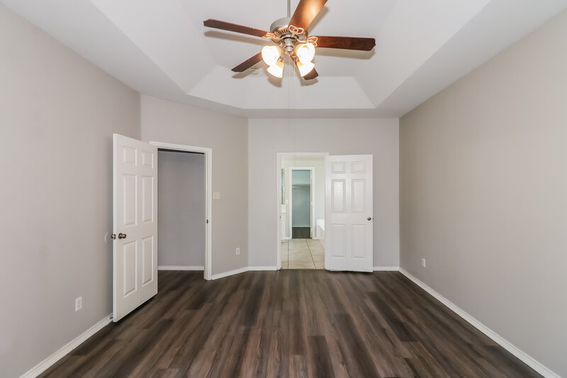 2,225/Mo, 9510 Wakefield Village Dr Houston, TX 77095 Main Bedroom View 2