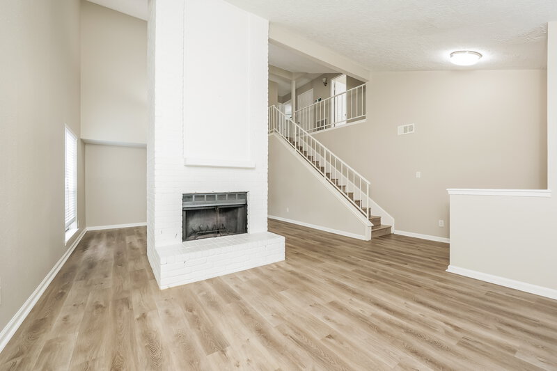 2,055/Mo, 4911 Larksong Ln Spring, TX 77388 Family Room View 2