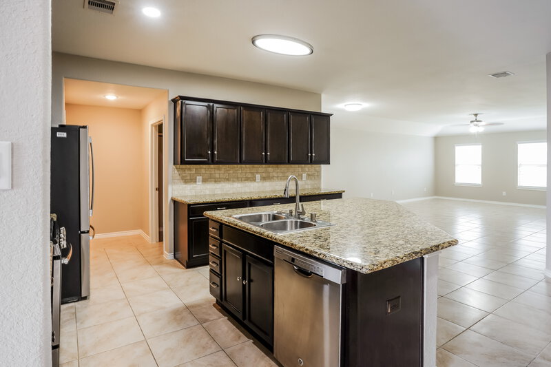 2,265/Mo, 18003 Dalton Shadow Ln Richmond, TX 77407 Kitchen View