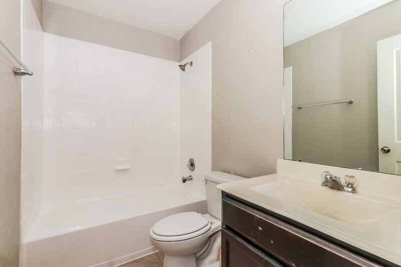 2,230/Mo, 18003 Dalton Shadow Ln Richmond, TX 77407 Bathroom View