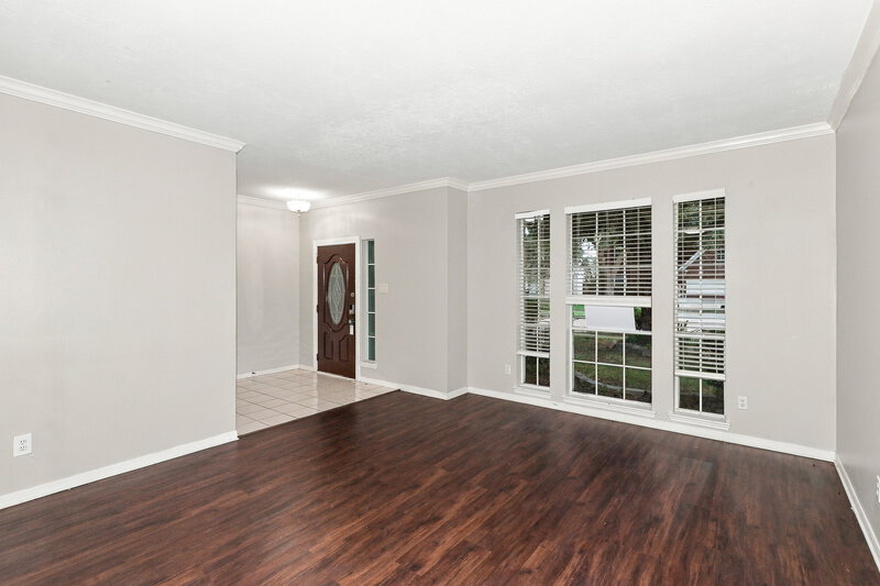 0/Mo, 18622 Sandelford Dr Katy, TX 77449 Living Room View