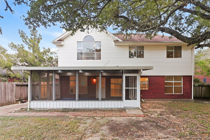 0/Mo, 18622 Sandelford Dr Katy, TX 77449 Rear View