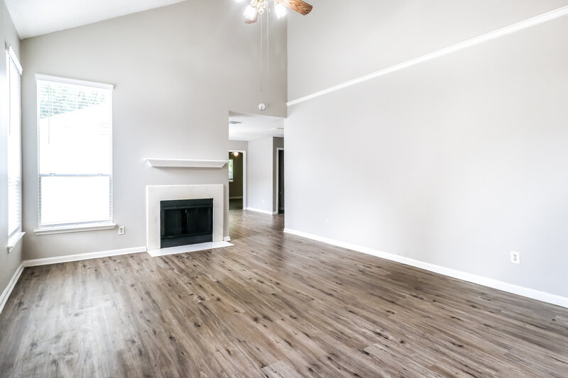 2,135/Mo, 4818 Gypsy Forest Dr Humble, TX 77346 Living Room View 2