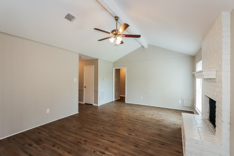 1,945/Mo, 19514 Mallard Lake Ln Houston, TX 77084 Living Room View 2