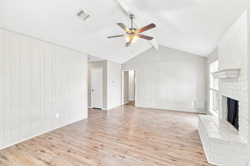 1,665/Mo, 19514 Mallard Lake Ln Houston, TX 77084 Living Room View 2