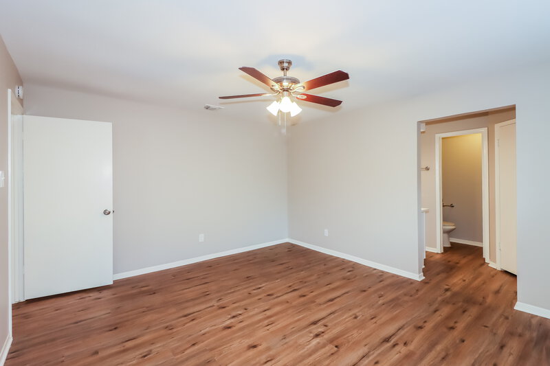 1,945/Mo, 19514 Mallard Lake Ln Houston, TX 77084 Main Bedroom View 2