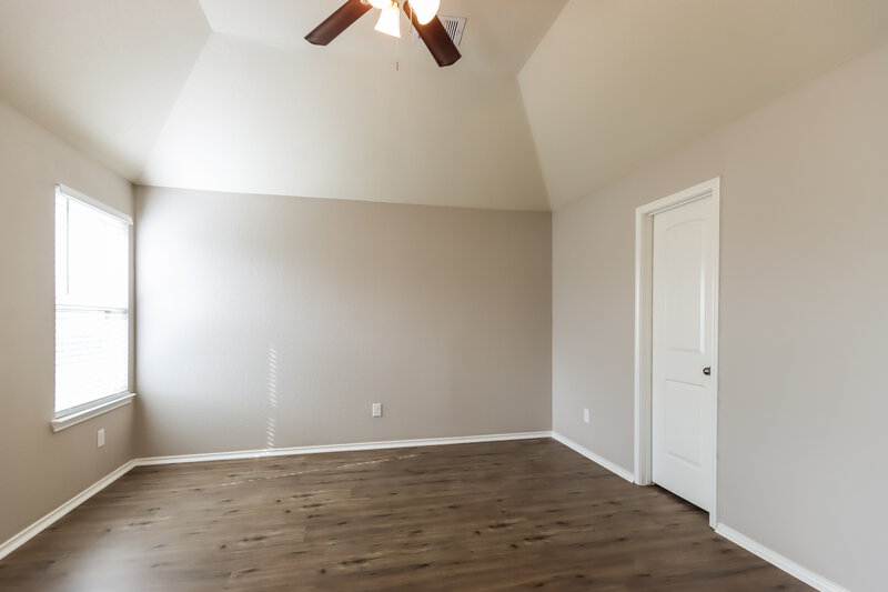 2,410/Mo, 16606 Lake Prince Ln Houston, TX 77044 Main Bedroom View